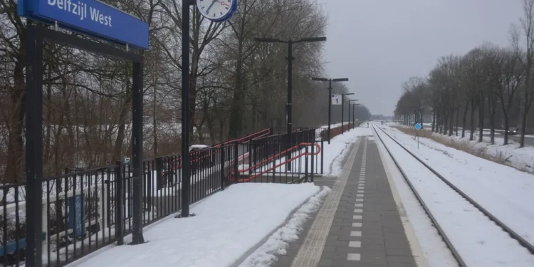 Kaartjesautomaat treinstation Delfzijl West weer in gebruik