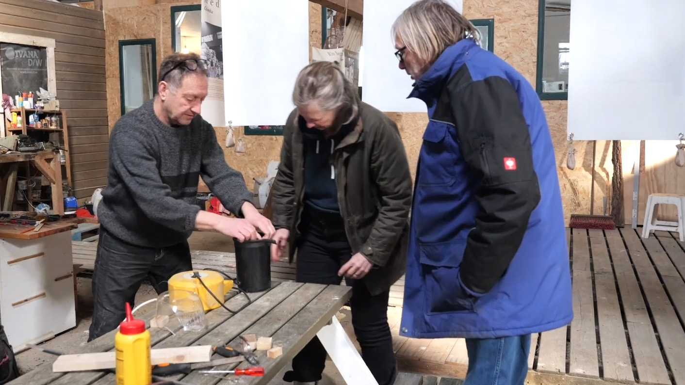 Cursisten leren in Warfhuizen hoe ze het lekkerste bakje koffie maken