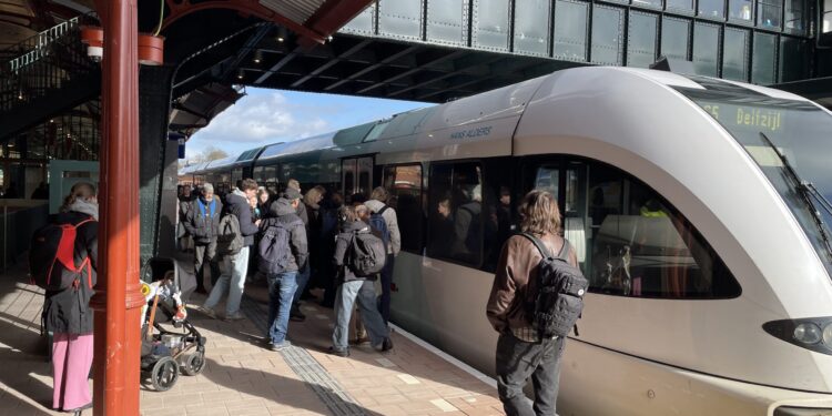 Ook volgend jaar gratis OV in Eemsdelta voor mensen met laag inkomen