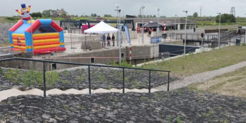 Terugkijken: Waterwerken in Zoutkamp officieel geopend (video)
