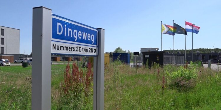Raad Het Hogeland ‘verrast en ontstemd’ over langer openhouden azc Uithuizen