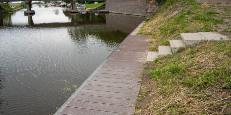 Bruggen en oevers bij Leenstertillen zijn hersteld: ‘Het is heel mooi geworden’